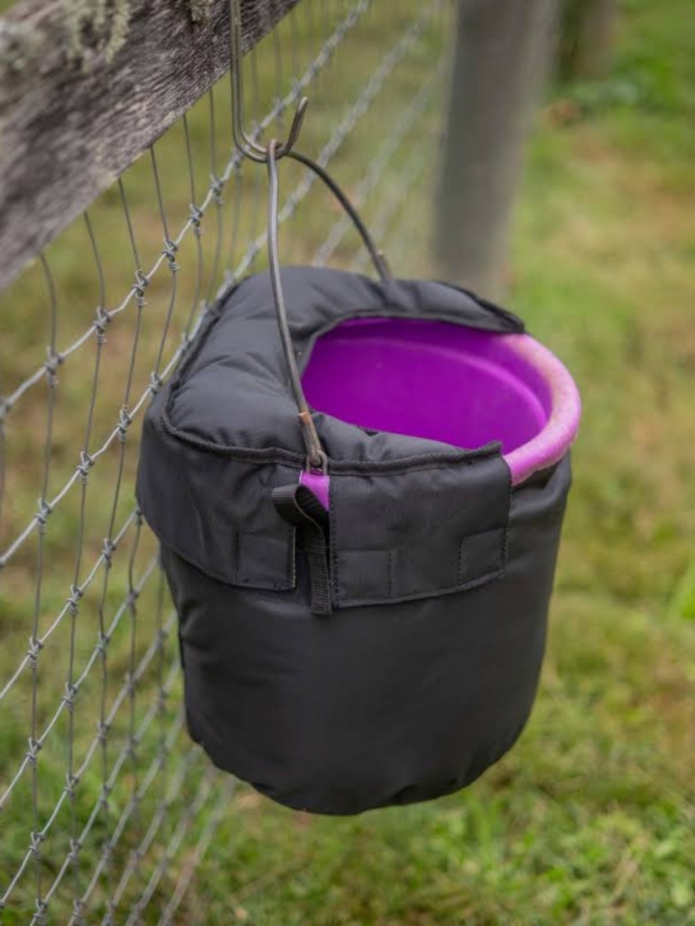INSULATED BUCKET COVER (LIKE NEW)
